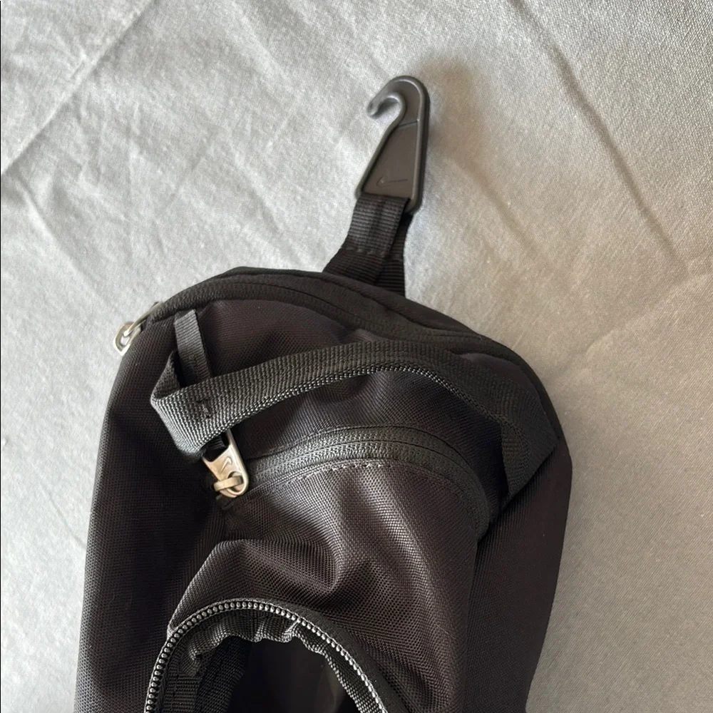 Nike Black Baseball Duffel Bag with Durable Fabric and Shoulder Strap